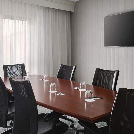 Courtyard By Marriott Mahwah Hotel Exterior photo