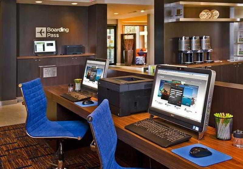 Courtyard By Marriott Mahwah Hotel Exterior photo