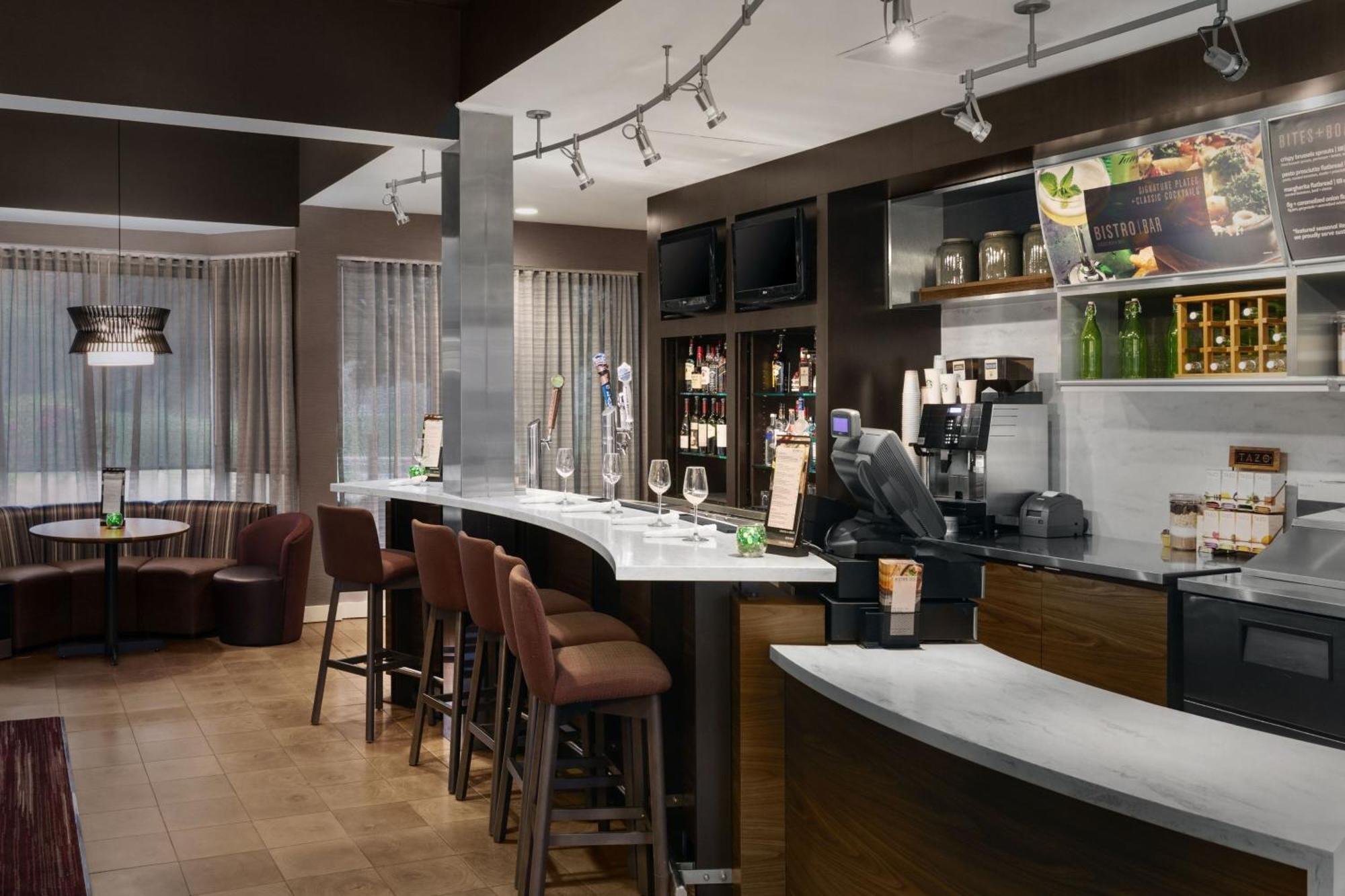 Courtyard By Marriott Mahwah Hotel Exterior photo